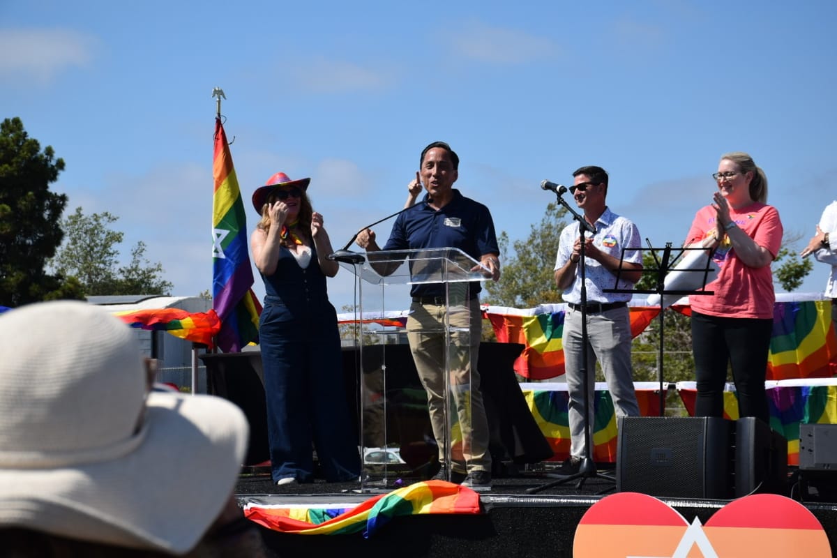Mayor tells SDPD to report when police show up for ICE